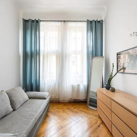 Spacious Apartment With Balcony At Wenceslas Sq Prag Eksteriør billede