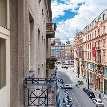 Spacious Apartment With Balcony At Wenceslas Sq Prag Eksteriør billede